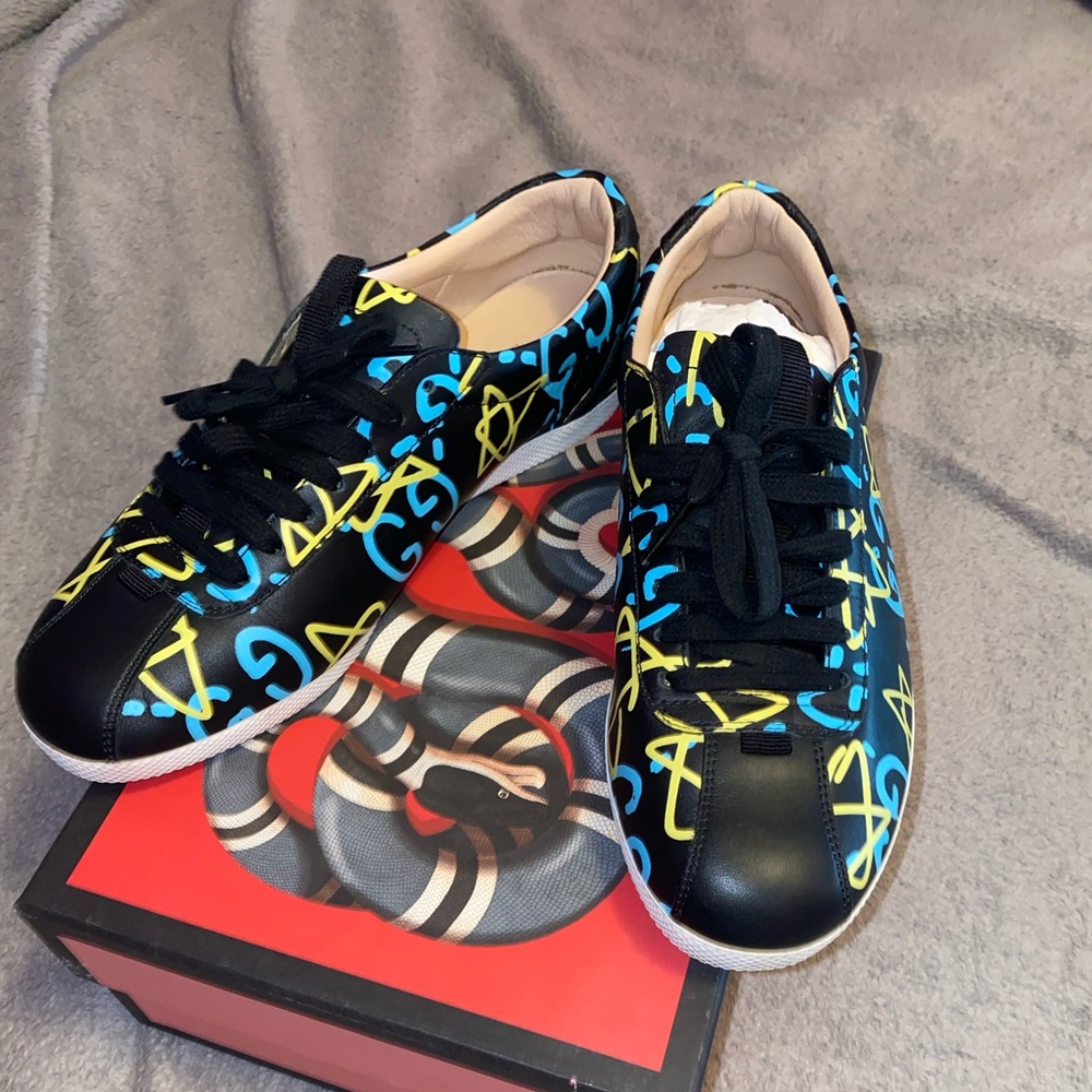 Gucci Ghost Sneakers & Headscarf
